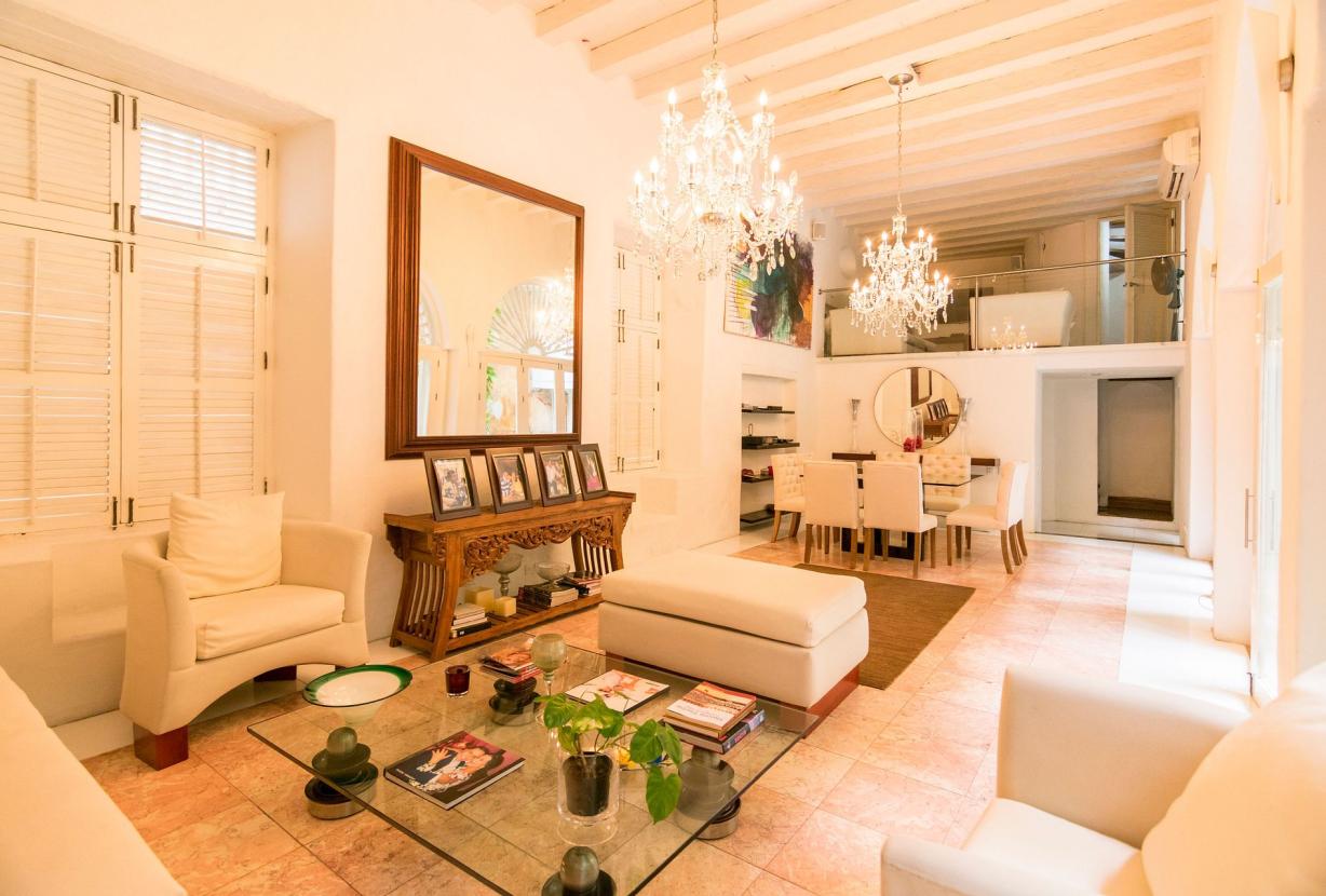 Car061 - Hermosa villa clásica modernizada en Cartagena