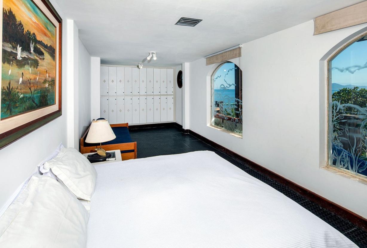 Ang060 - Villa frente al mar con 8 suites en Angra dos Reis