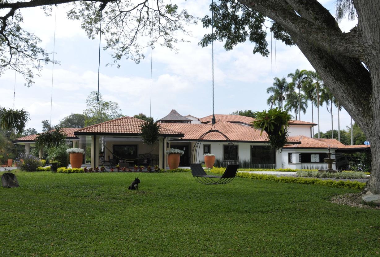 Arm003 - Fazenda nas montanhas com piscina em Quindio