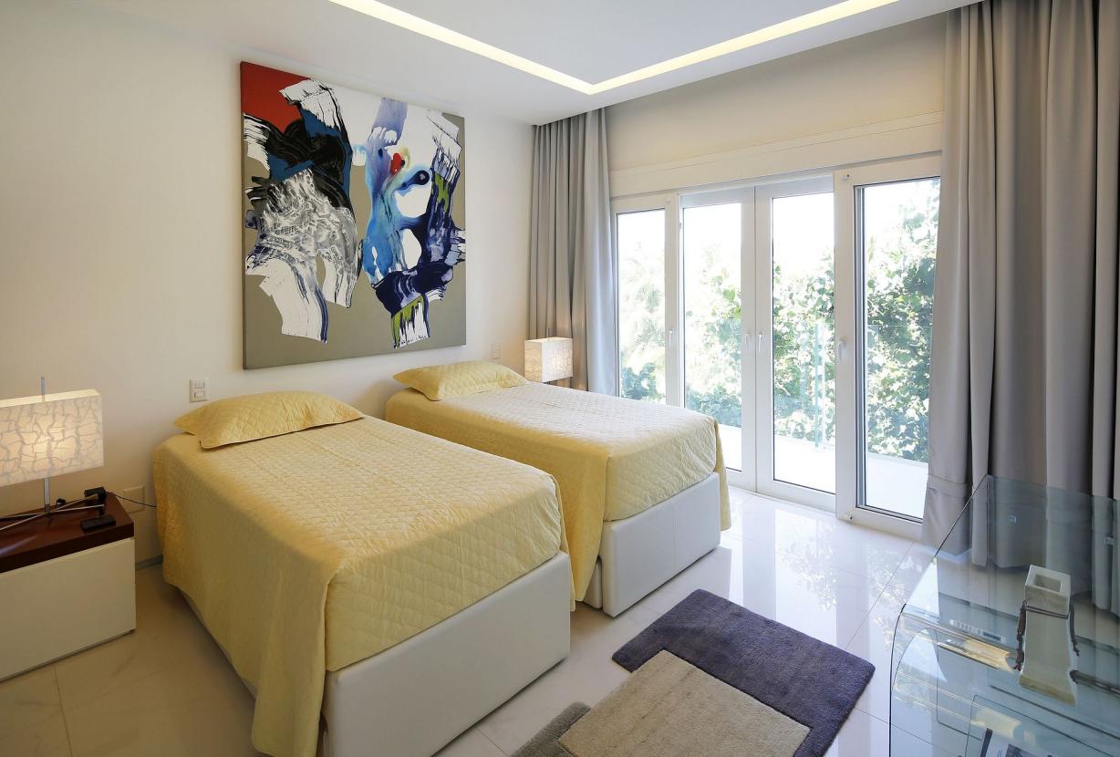 Bah450 - Luxurious mansion near the beach in Camaçari