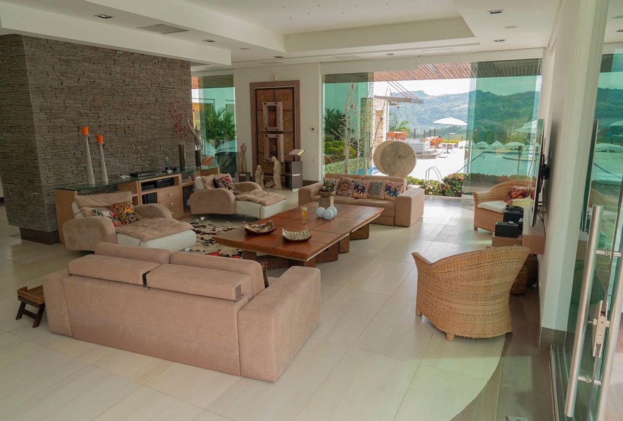 Med048 - Luxurious country villa near Medellin