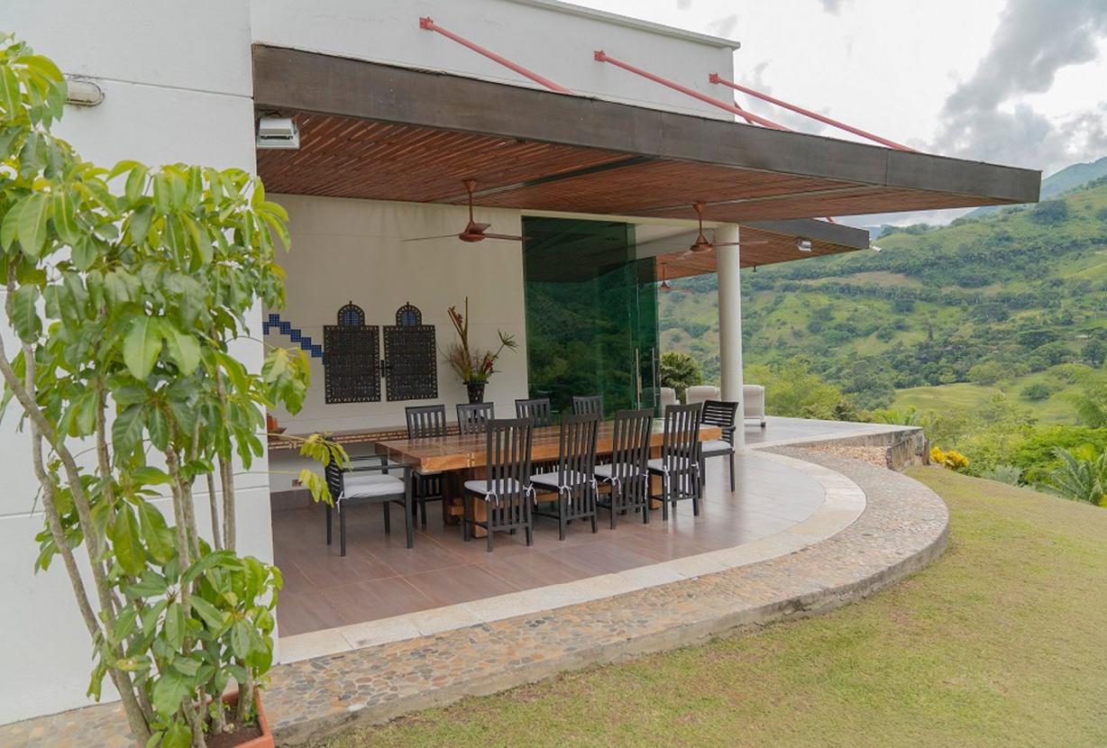 Med048 - Luxurious country villa near Medellin