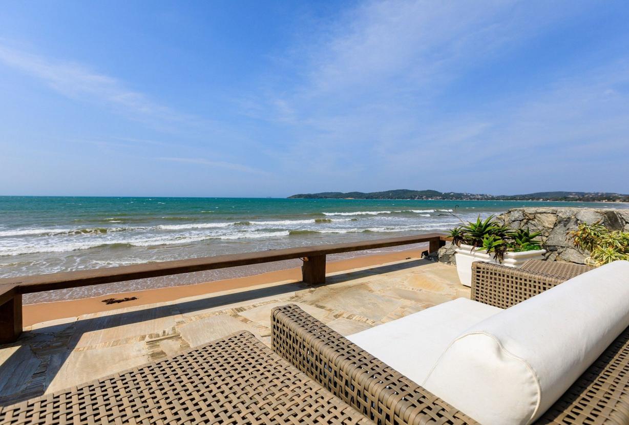 Buz043 - Villa de luxe avec piscine en front de mer à Buzios