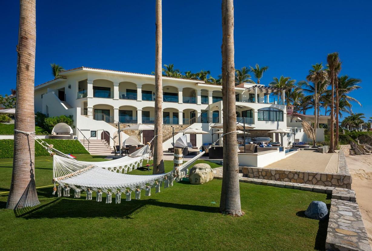 Cab006 - Luxurious seafront triplex villa in Los Cabos