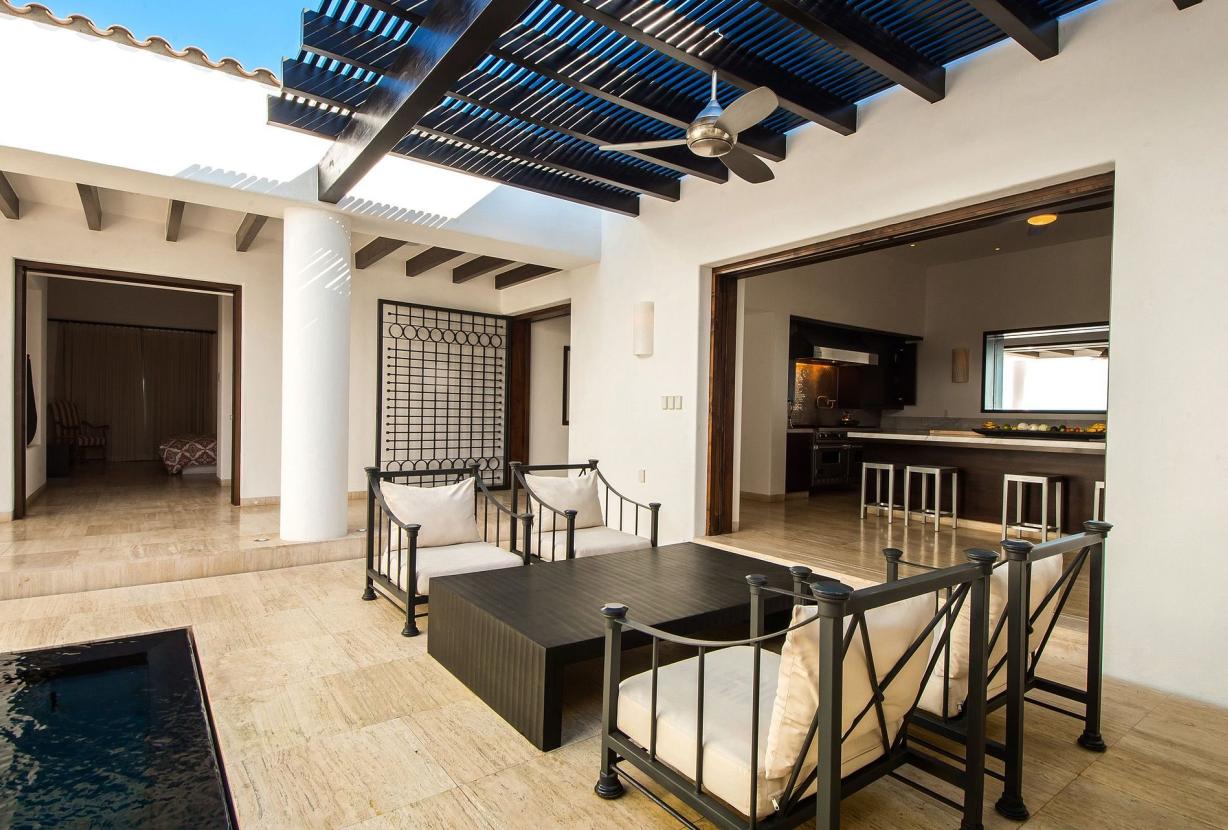 Cab016 - Luxurious 6 bedroom villa with pool in Los Cabos