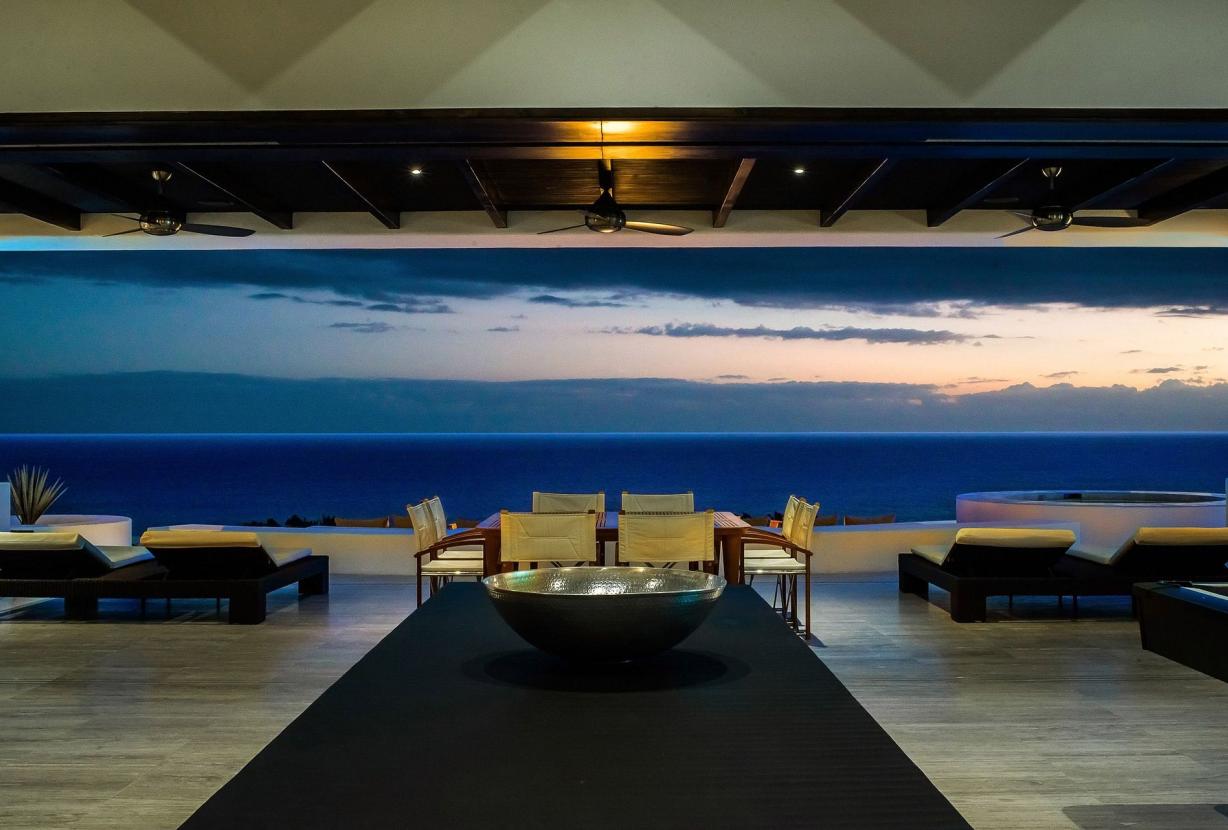 Cab016 - Luxurious 6 bedroom villa with pool in Los Cabos