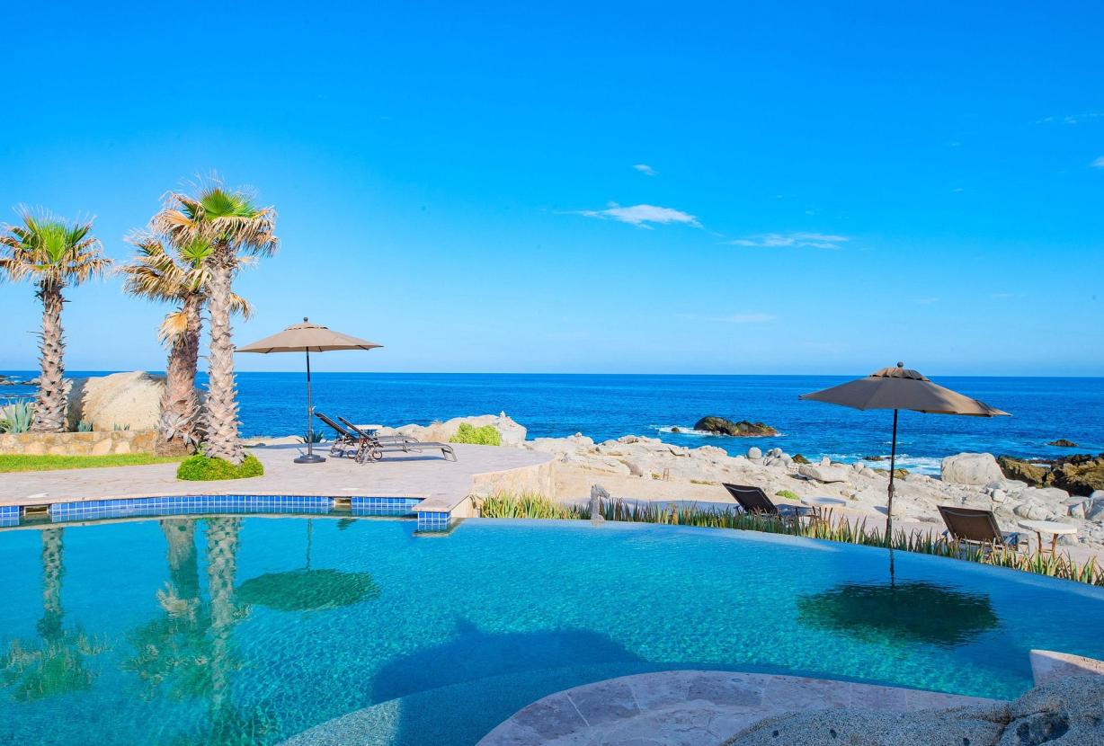 Cab019 - Exclusive 4 bedroom sea front villa in Los Cabos