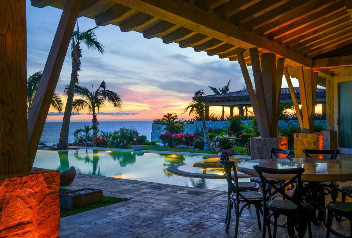 Cab023 - Beautiful sea front villa with pool in Los Cabos