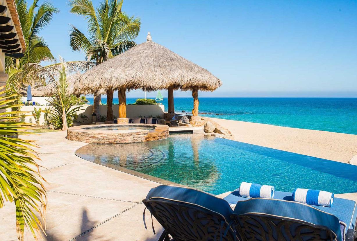 Cab024 - Luxurious seafront villa with pool in Los Cabos