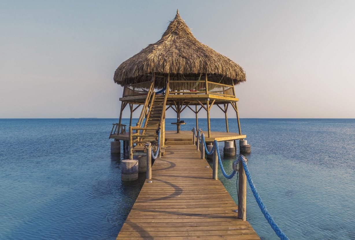 Car001 - Beach house with pool on Tintipan Island