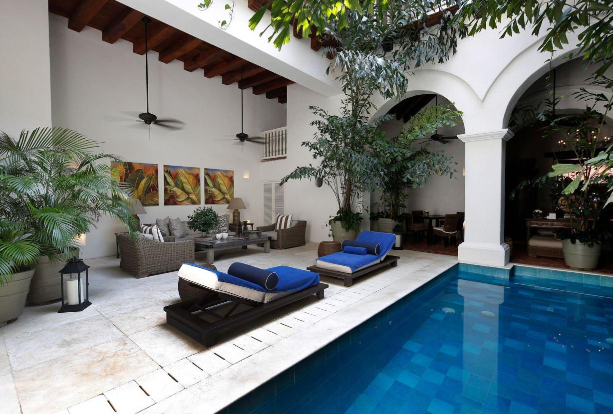 Car024 - Luxurious 6 bedroom villa with pool in Cartagena