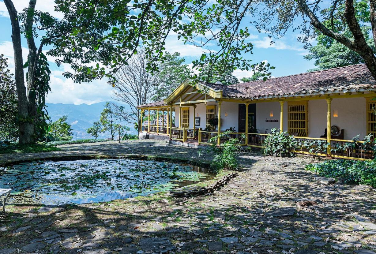 Med078 - Casa historicas nas alturas de Medellin