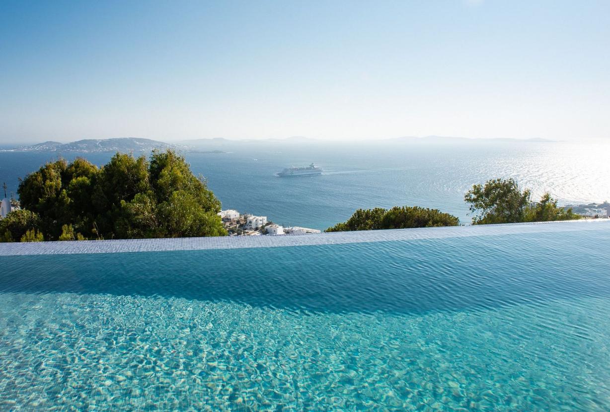 Cyc065 - Villa à flanc de colline avec vue sur Mykonos