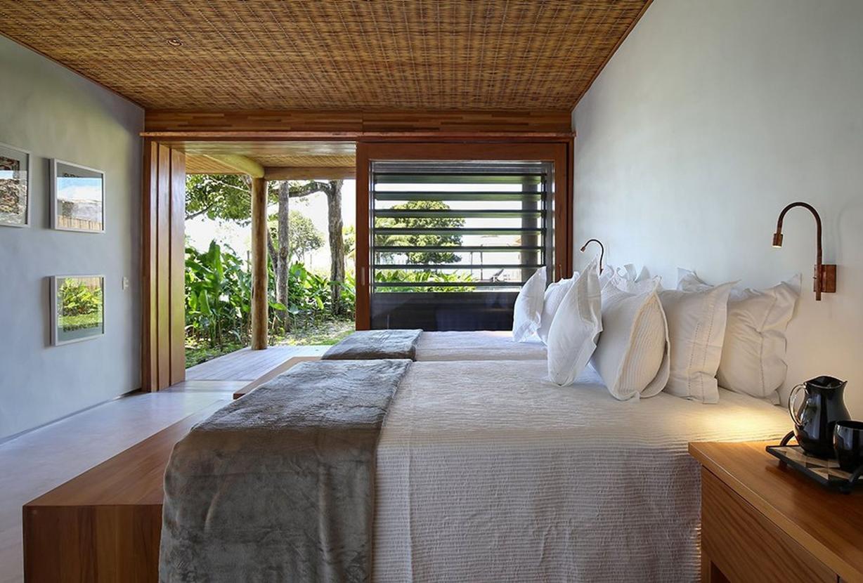 Bah056 - Spectacular property of 10 suites in Trancoso