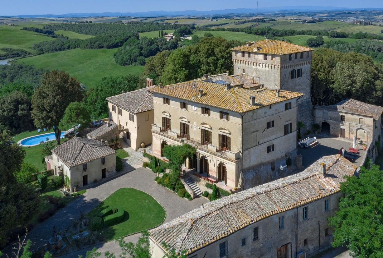 Tus005 - Château dans la région de Sienne