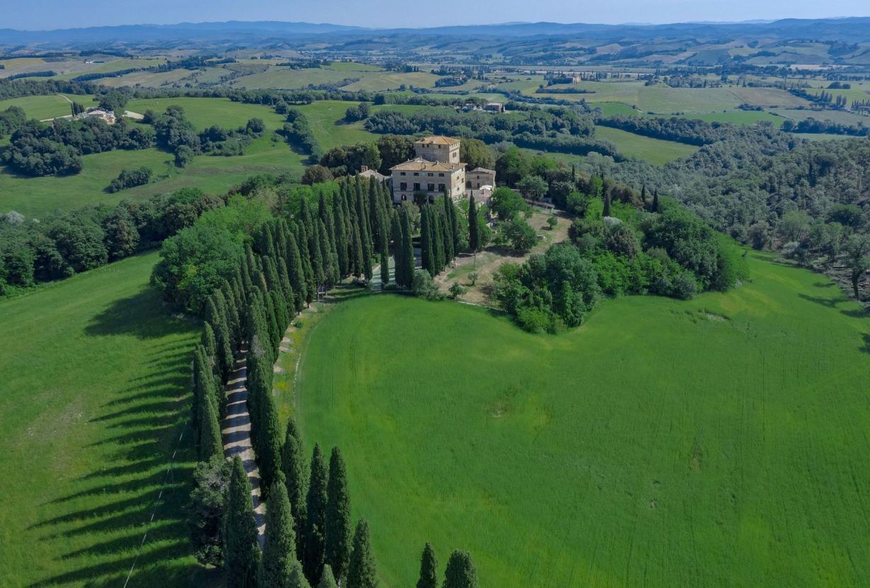 Tus005 - Château dans la région de Sienne