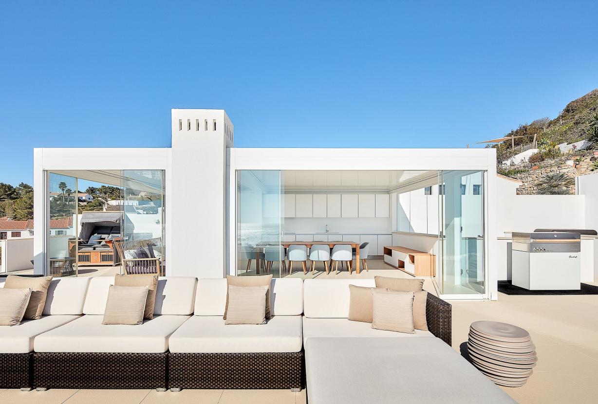 Alg002 - Elegância sobre as Falésias com Vista Mar