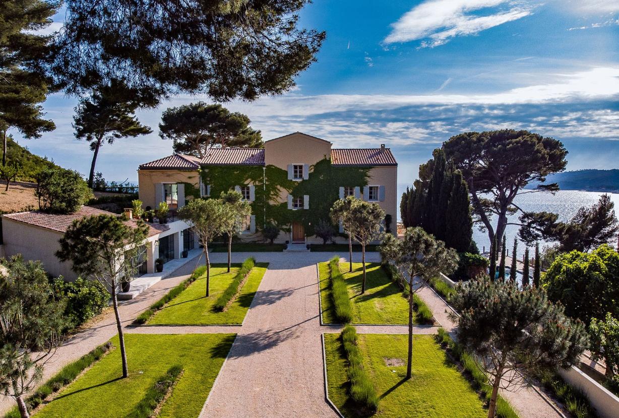 Azu004 - Prestigious Villa in Cassis