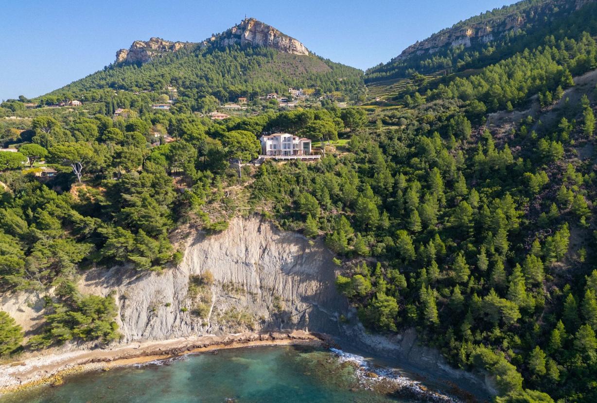 Azu004 - Prestigiosa villa en Cassis