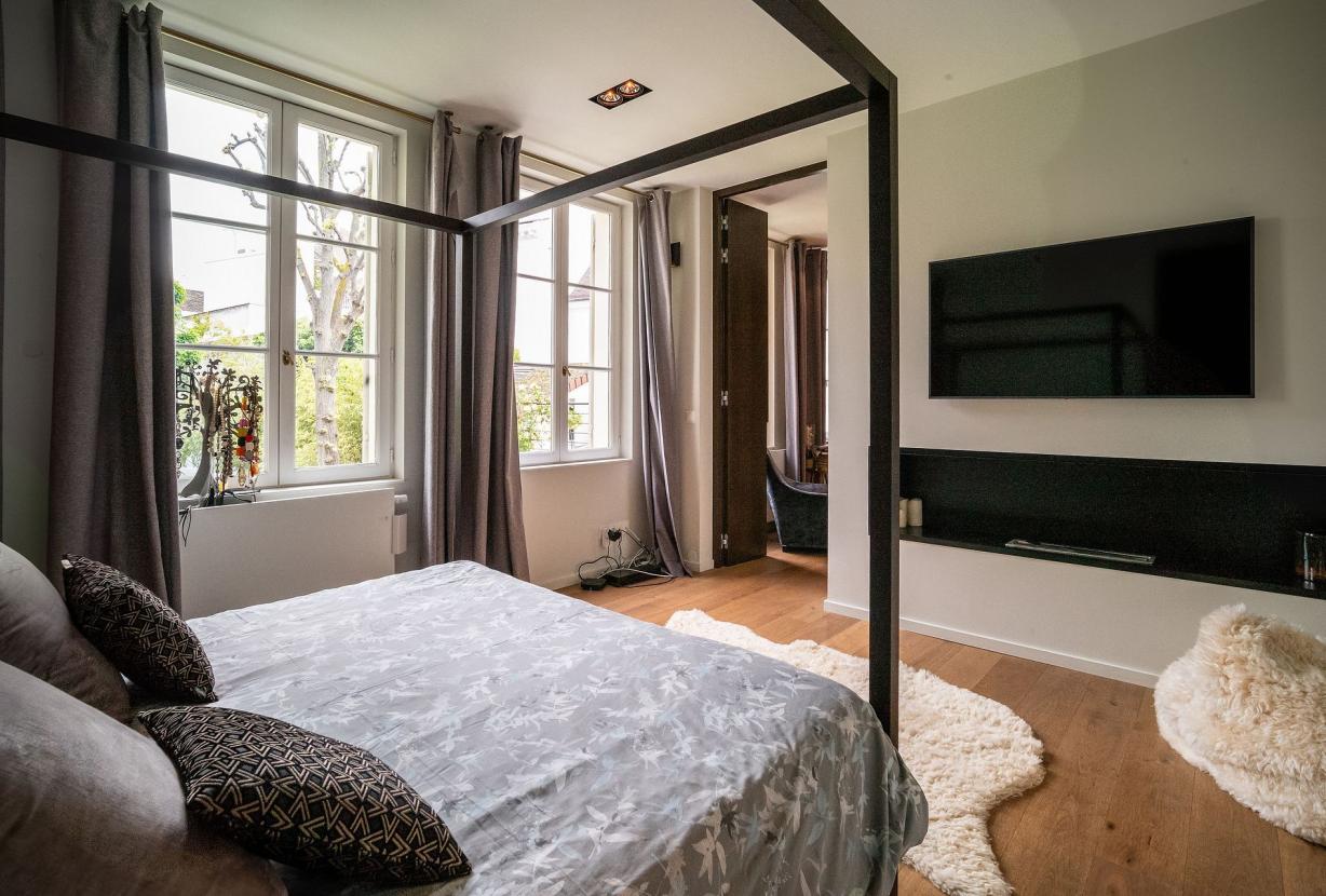 Par008 - Bela mansão secreta do século 18 em Paris