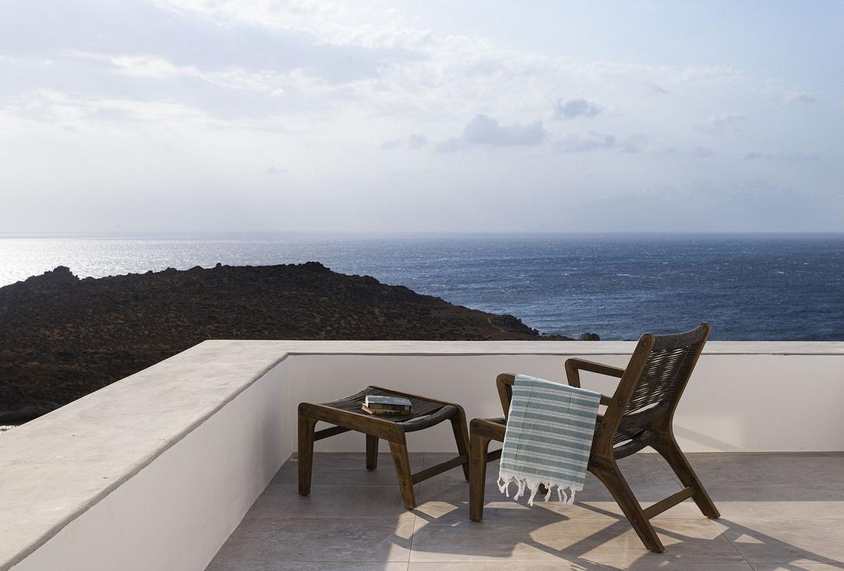 Cyc062 - Modern villa by Glyfadi Cove, Mykonos