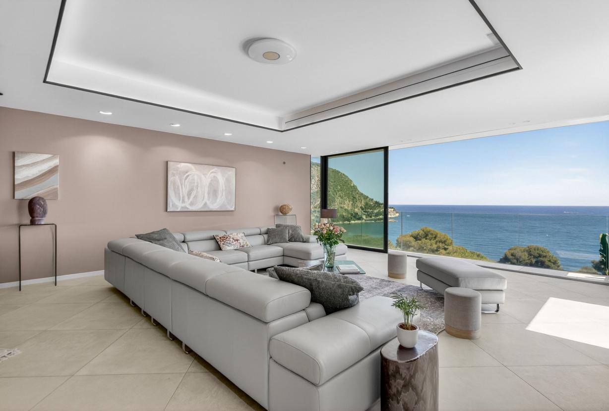 Azu005 - Villa surplombant la baie d'Eze, Côte d'Azur