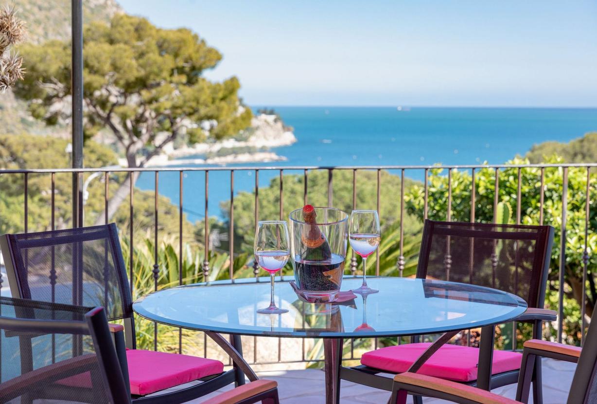 Azu006 - Bela villa acima de Eze-sur-Mer, Riviera Francesa