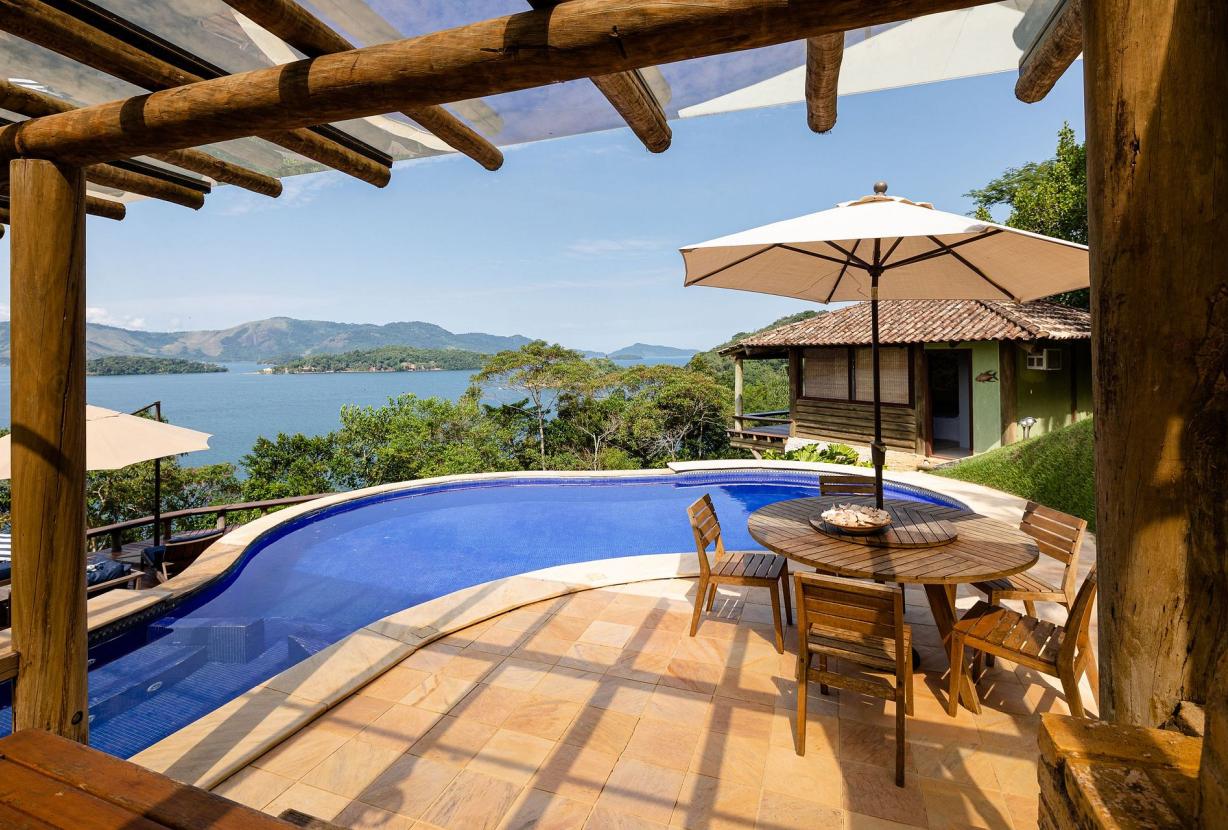 Ang014 - Beautiful 6 bedroom house with wide views in Angra