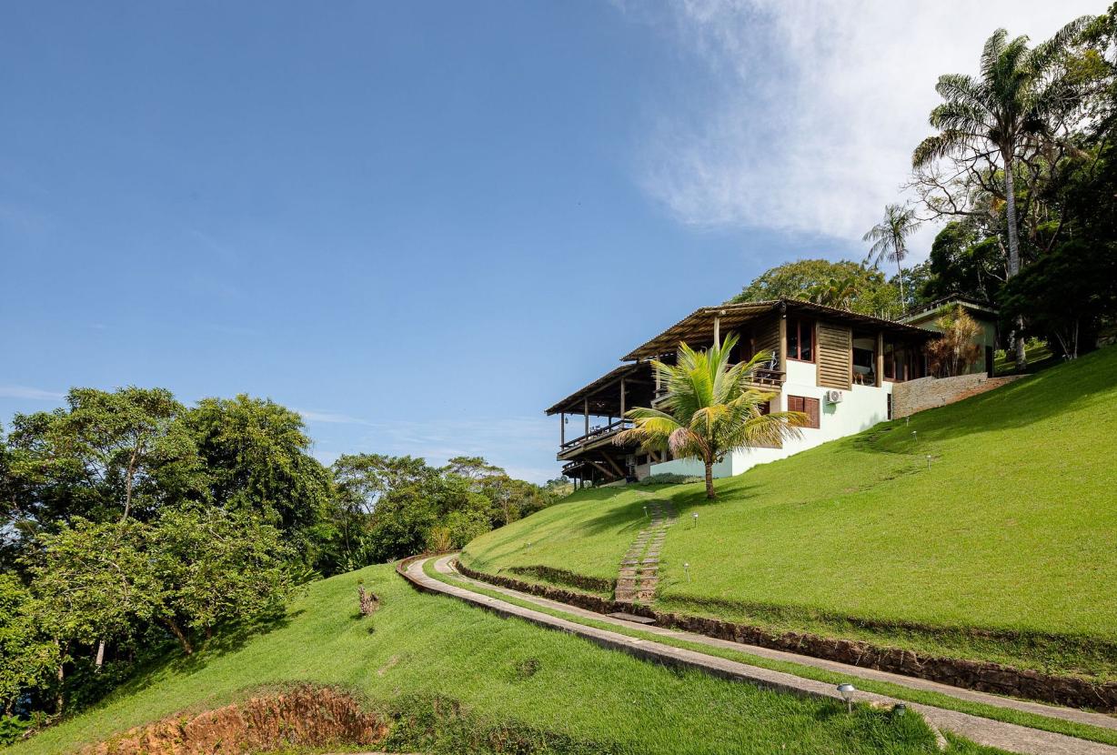 Ang014 - Linda casa de 6 suítes com ampla vista em Angra