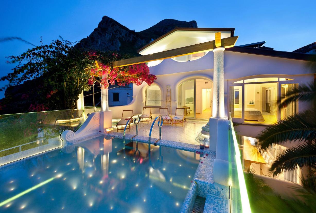 Cam007 - Modern villa, Sorrento Coast, Campania