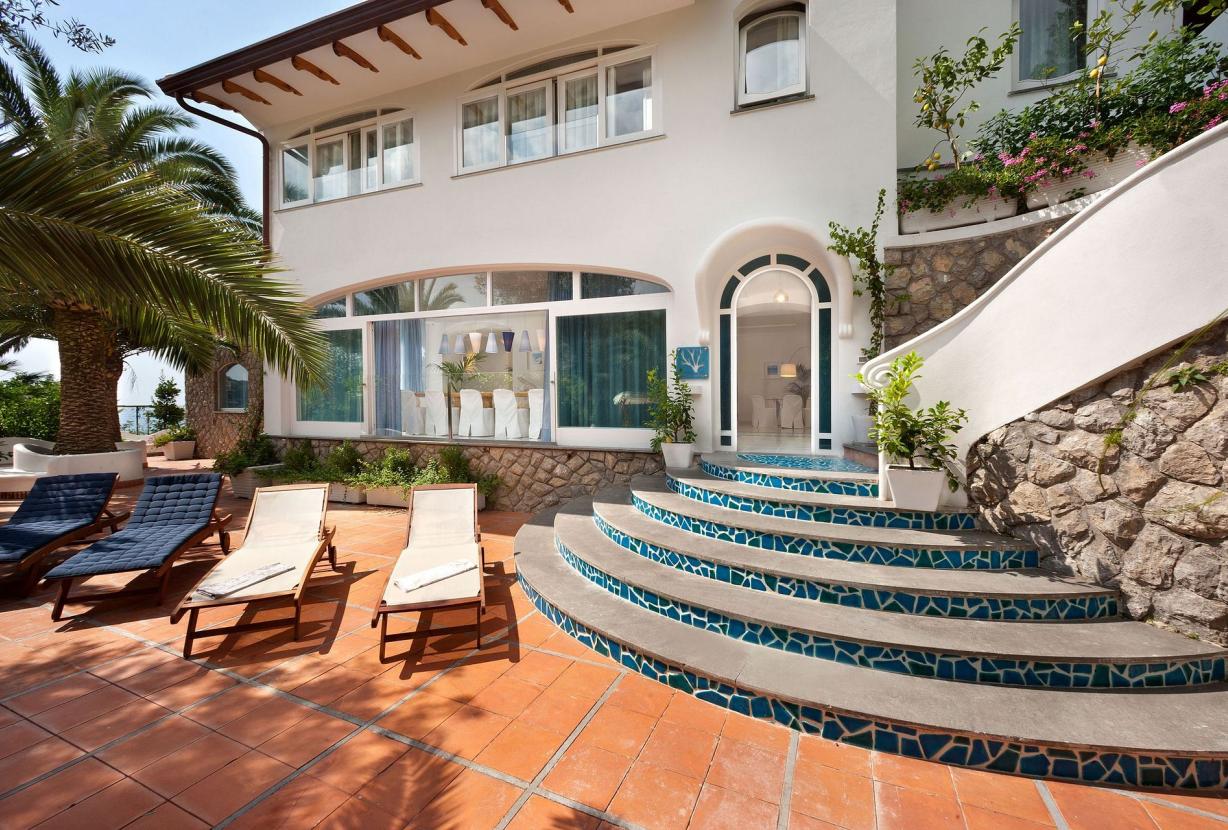 Cam007 - Villa moderna, Costa de Sorrento, Campânia