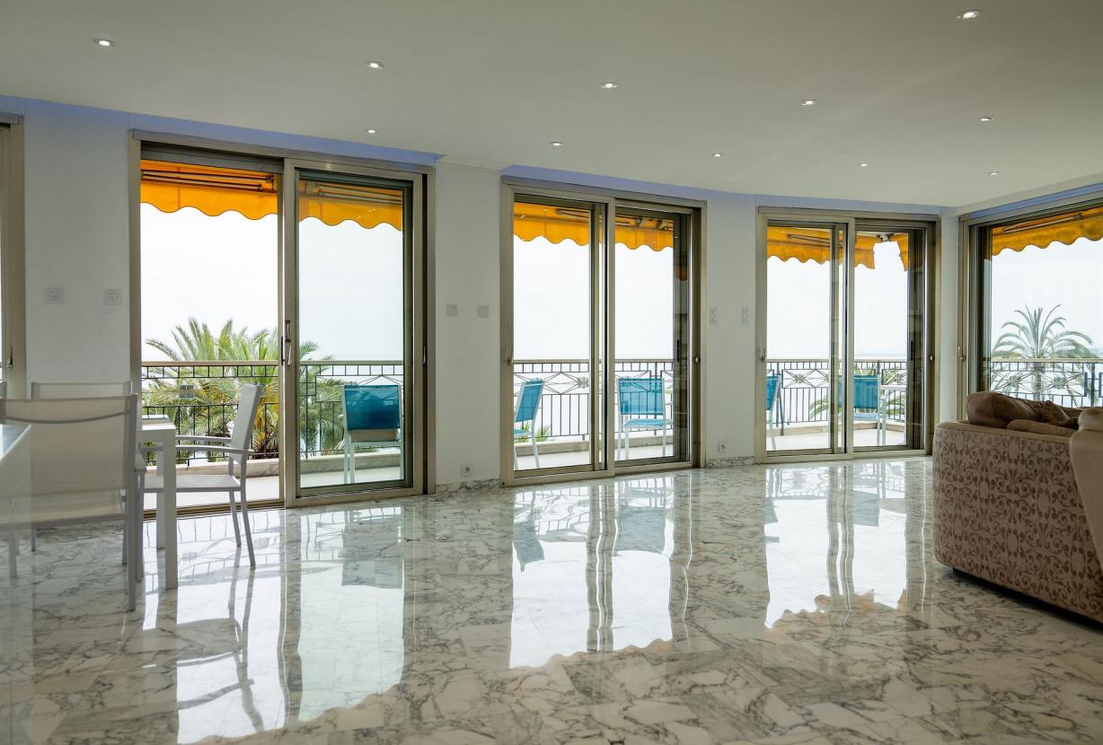 Azu018 - Apartamento com vista para o mar em Nice