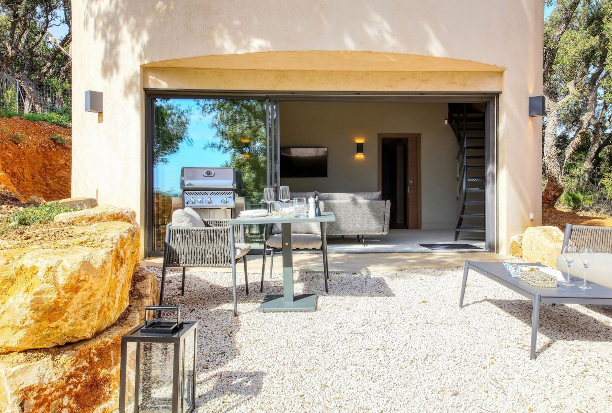 Azu016 - Private Residence next to St Tropez, French Riviera