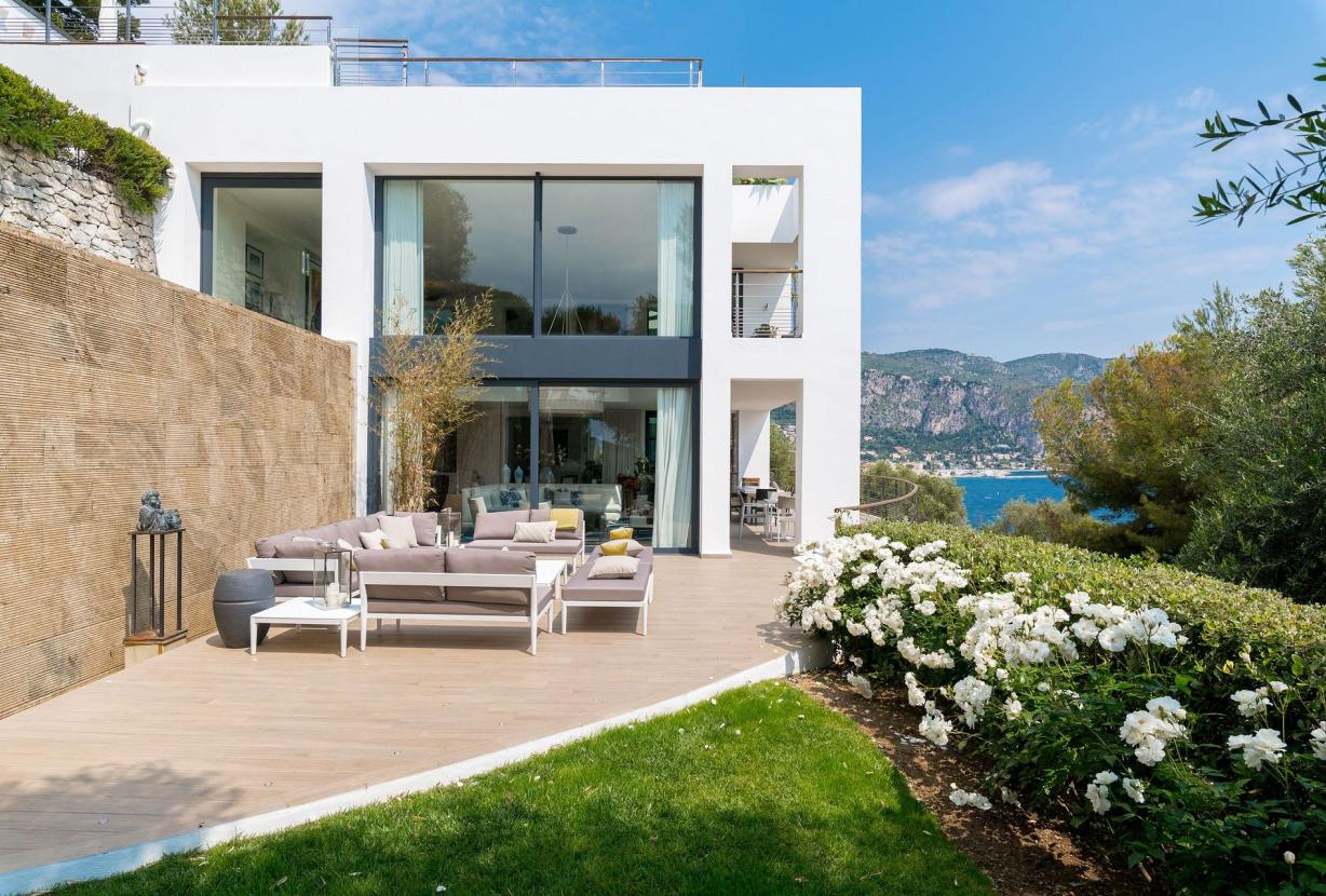 Azu007 - Villa avec piscine à débordement, Côte d'Azur