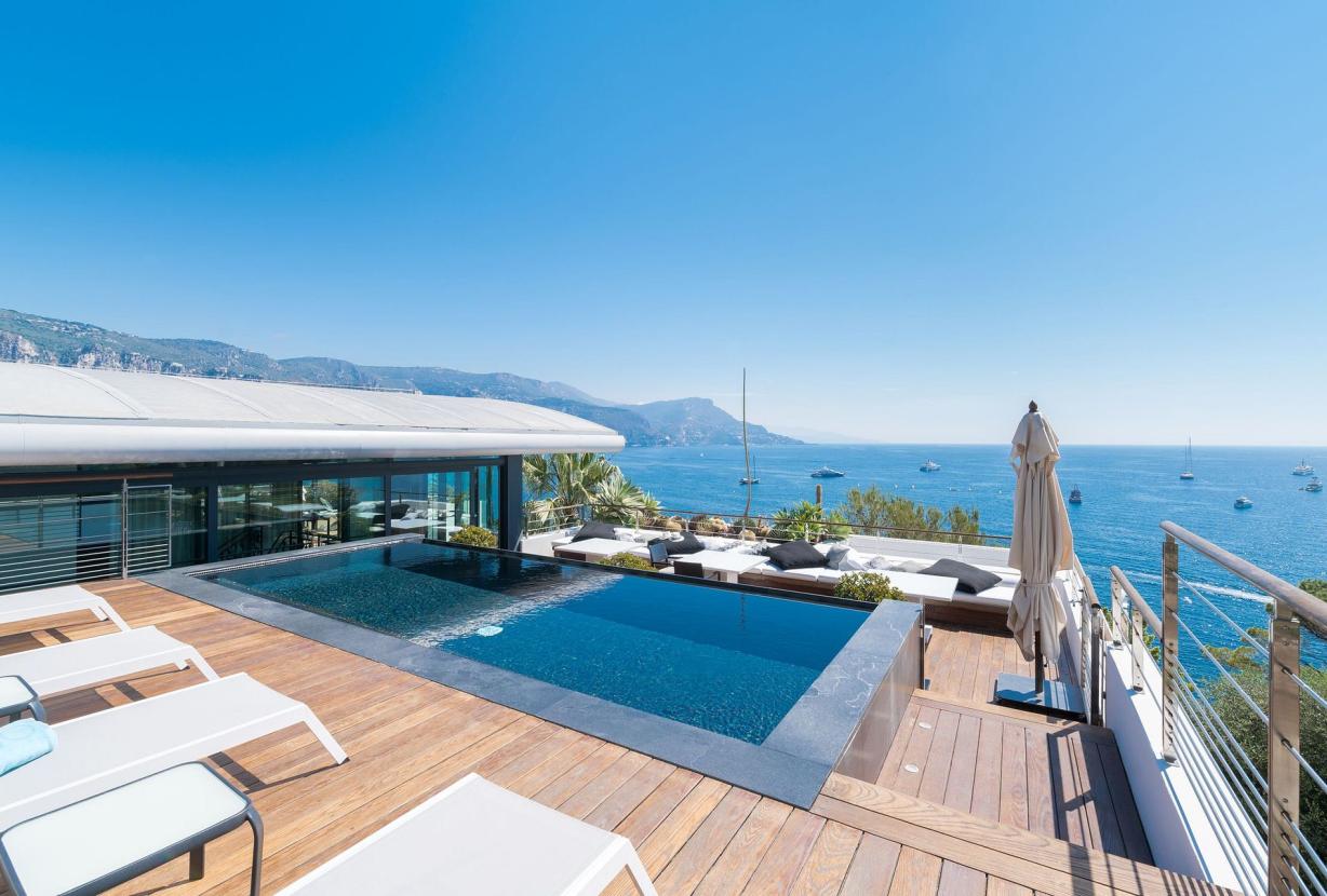 Azu007 - Villa avec piscine à débordement, Côte d'Azur