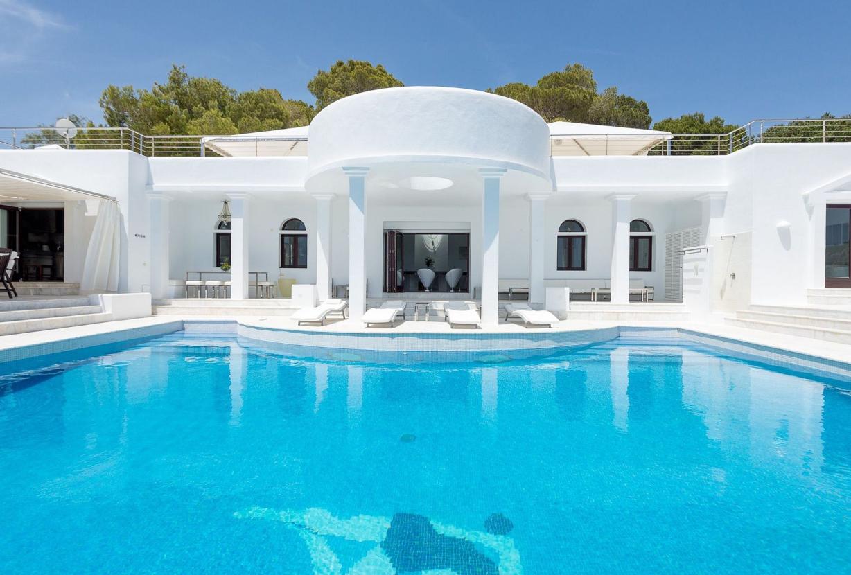 Ibi016 - Belle Villa dans la baie de Cala Jondal, Ibiza