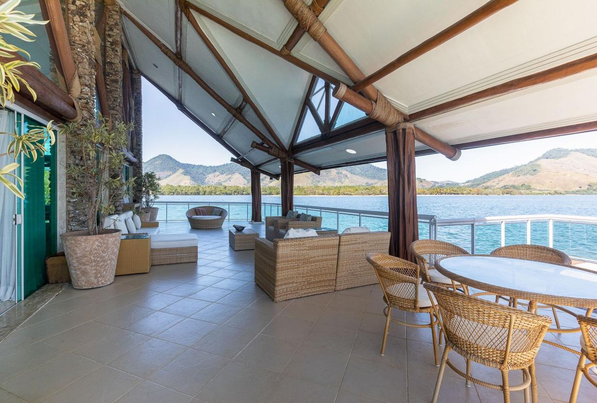 Ang004 - Espléndida isla con 9 suites en Angra