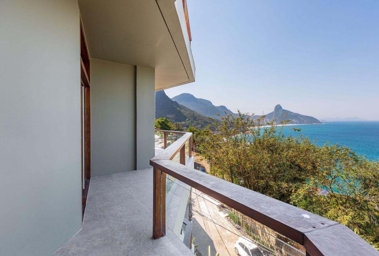 Rio053 - Villa de 5 pisos con increíble vista en Joá
