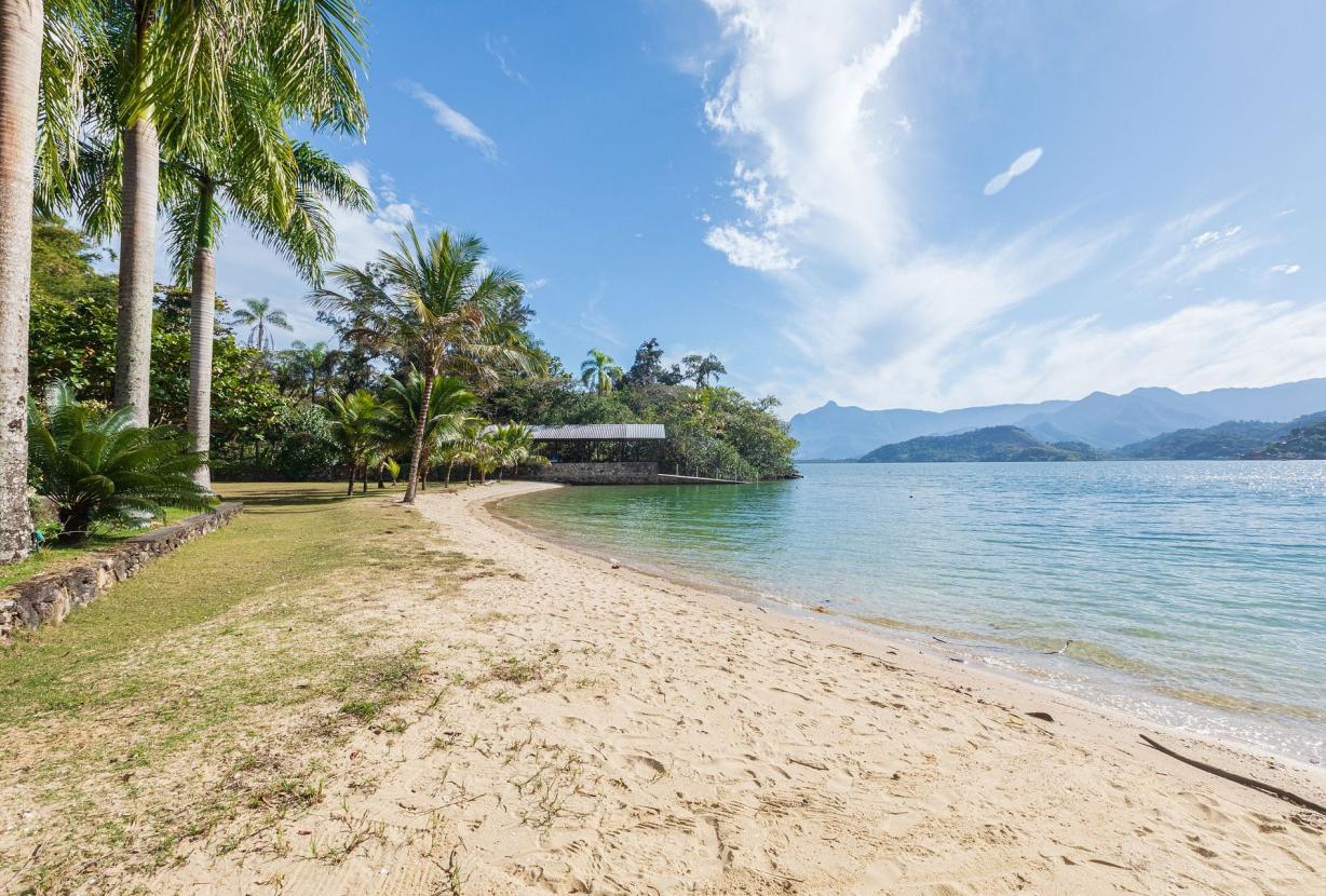 Ang049 - Beautiful house on an island in Angra dos Reis