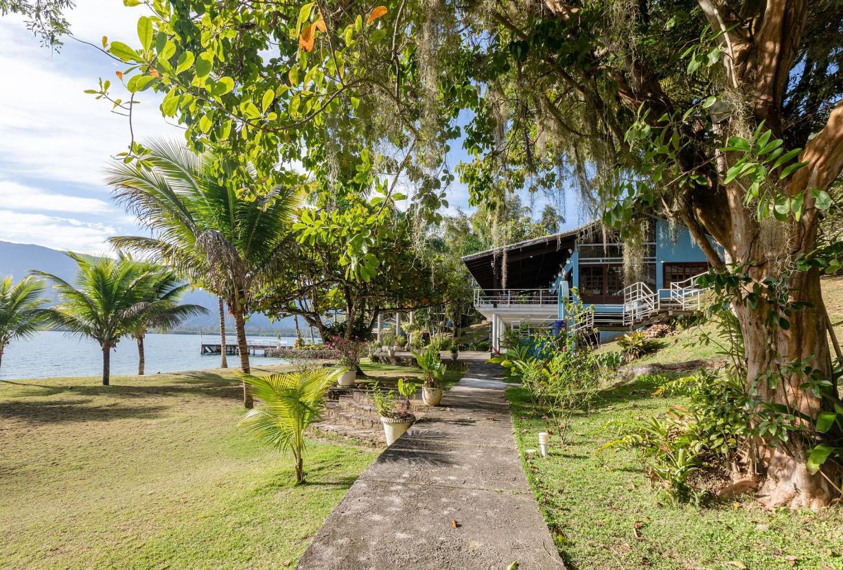 Ang049 - Hermosa casa en una isla en Angra dos Reis
