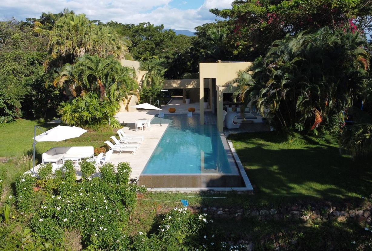 Anp024 - Belle villa avec piscine et vue sur les montagnes