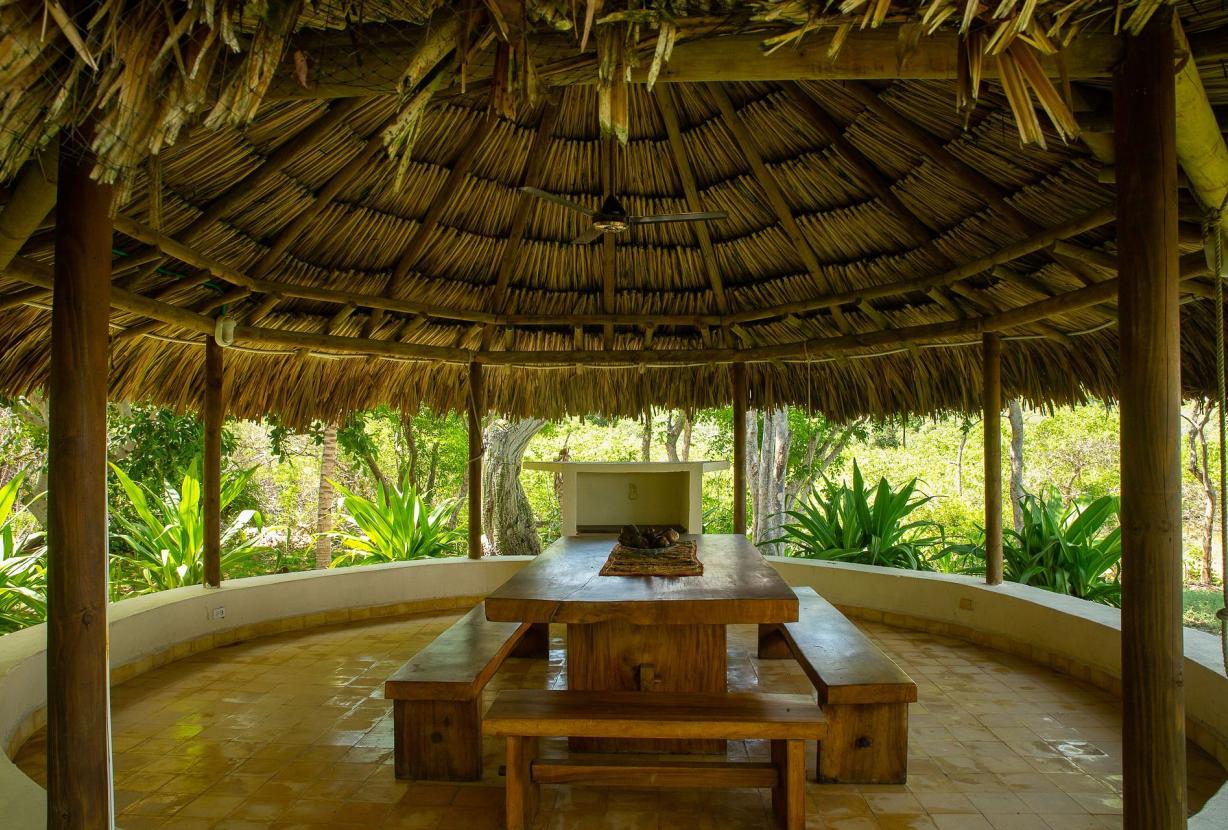 Car123 - Charming waterfront house in Rosario Islands