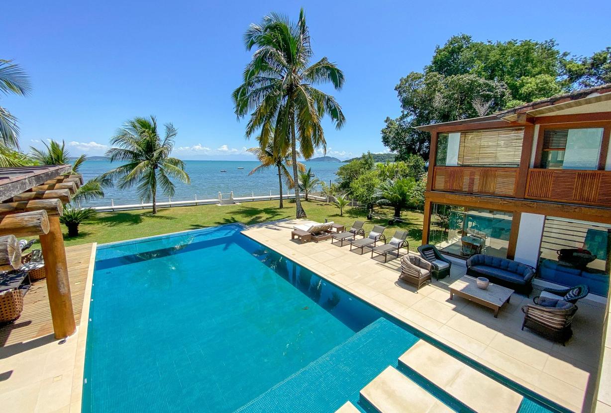 Buz014 - Impresionante casa en la playa de Manguinhos