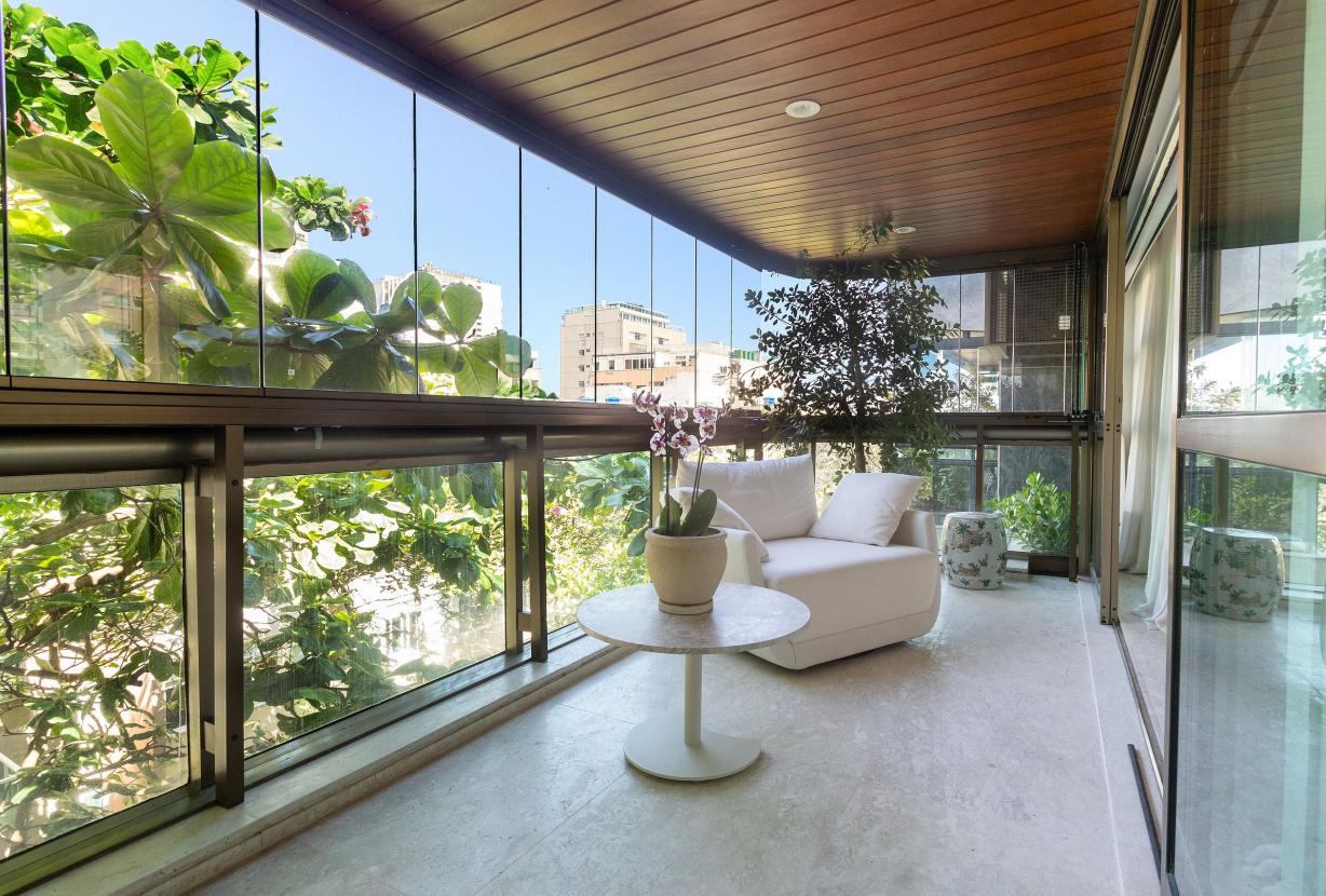 Rio063 - Exclusive triplex penthouse overlooking Leblon