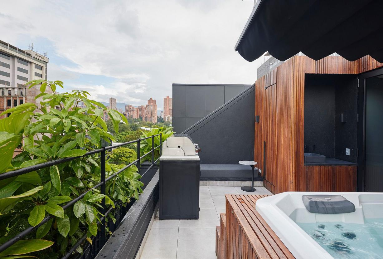 Med025 - Exclusive triplex penthouse in Poblado, Medellin