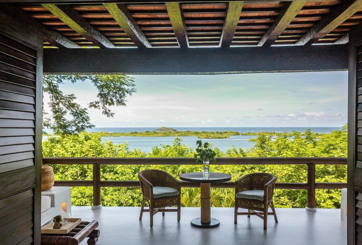 Car082 - Oceanfront villa with pools in Barú