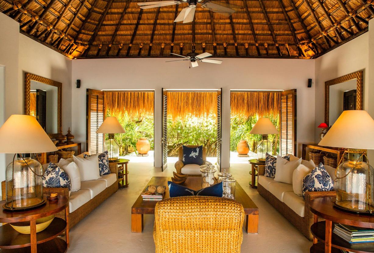 Car082 - Oceanfront villa with pools in Barú