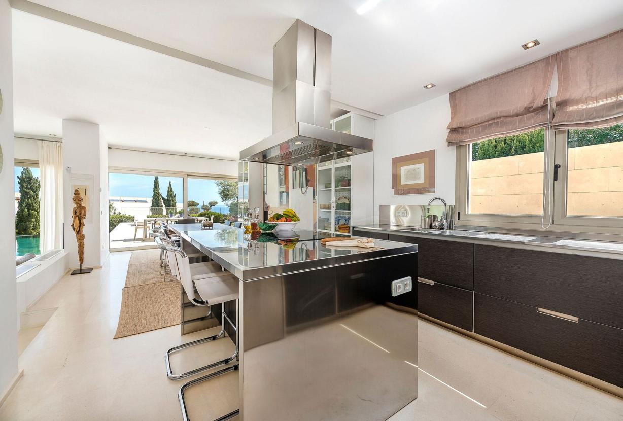 Mal004 - Villa in the first sea line, Mallorca