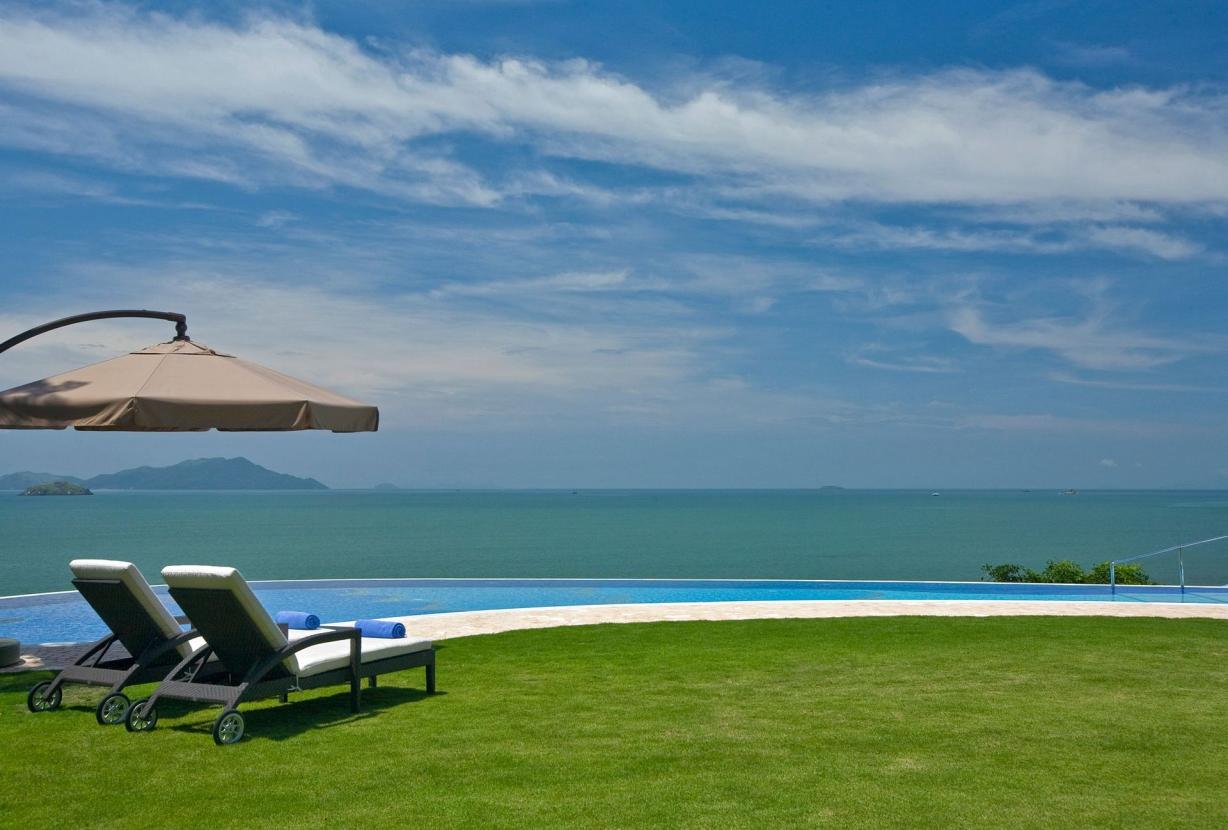 Pan013 - Massive luxury mansion with pool near Panama City