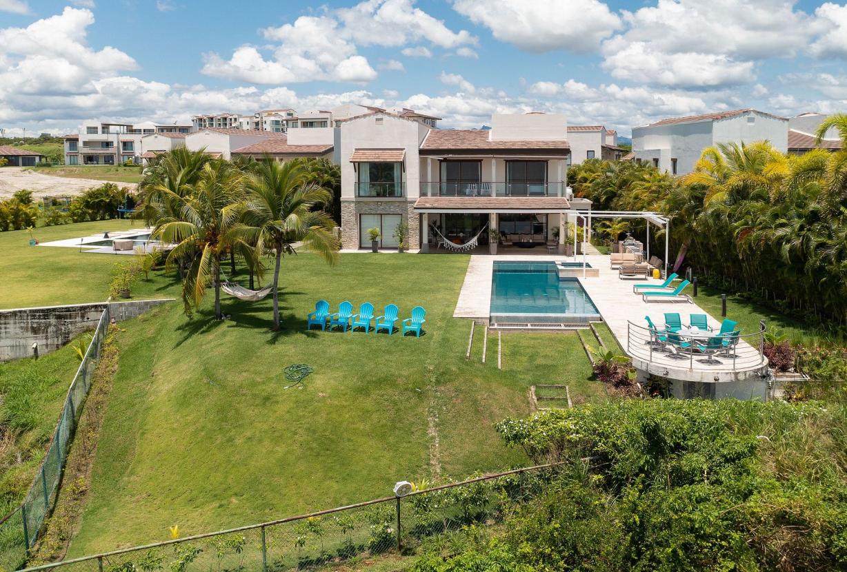 Pan032 - Villa de luxe en bord de mer avec piscine au Panama